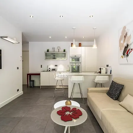 Stunning 2 Bedroom Flat, 2 Min From The Croisette Cannes